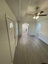 2513 Chuparosa Ct, Unit Apt 3 in Harlingen, TX - Building Photo