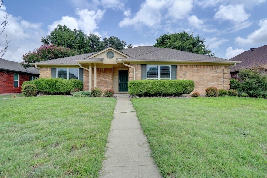 1321 Clover Dr in Allen, TX - Building Photo