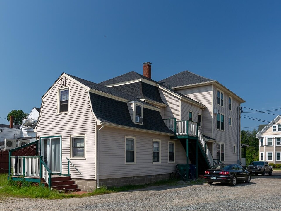 407 Lafayette Rd in Hampton, NH - Foto de edificio