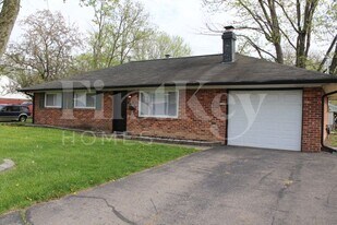 243 Tracy Rd in New Whiteland, IN - Building Photo