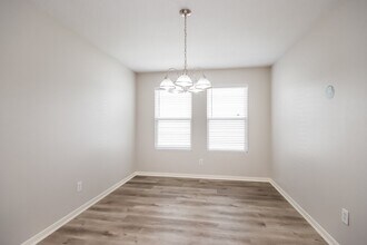 9858 Wing St in Conroe, TX - Foto de edificio - Building Photo