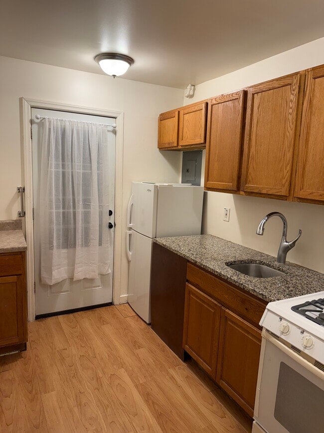 5637 Walker Ave, Unit 5637 in Loves Park, IL - Foto de edificio - Building Photo