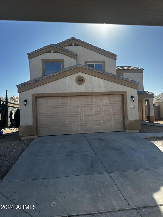 12337 W Sweetwater Ave in El Mirage, AZ - Building Photo