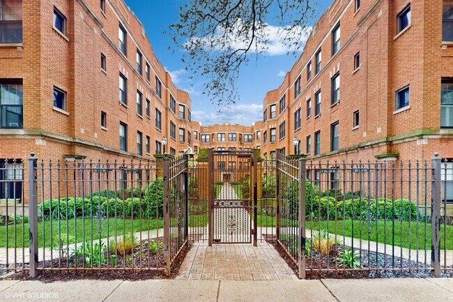 property at 1114 W Pratt Blvd