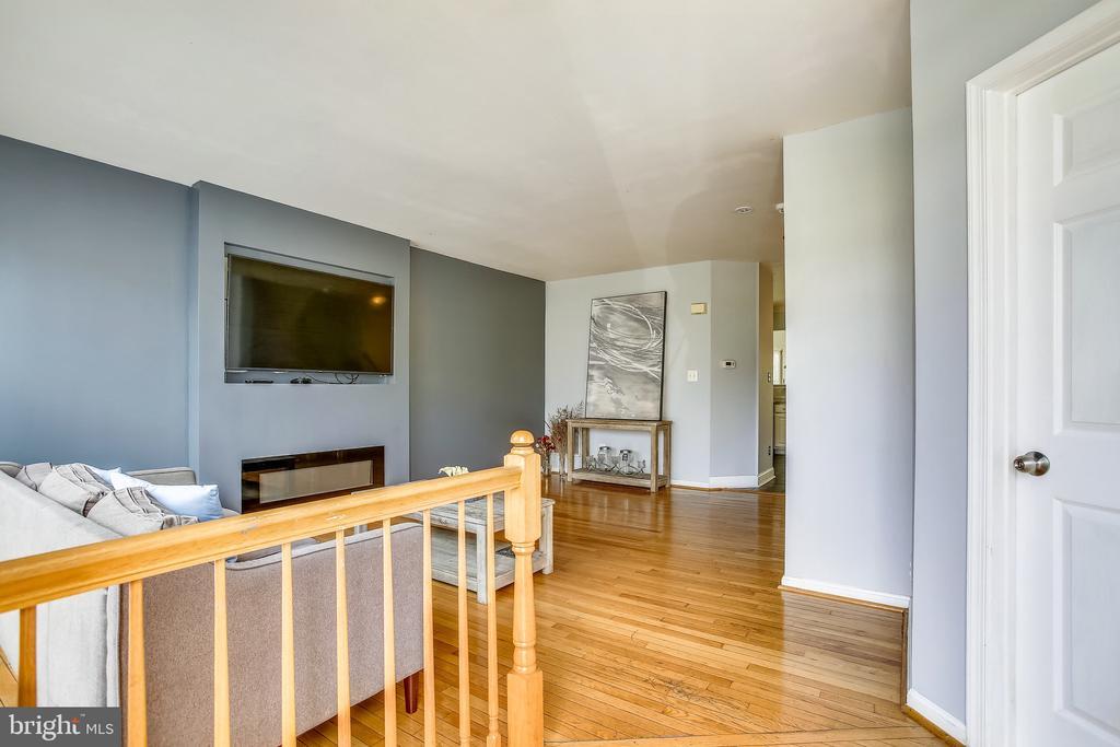 3850 Koval Ln in Woodbridge, VA - Building Photo