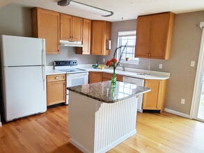 688 W Paddle Wheel Ct in Millersville, MD - Building Photo - Building Photo