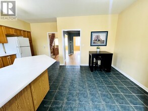 154 Town Centre Blvd in Markham, ON - Building Photo - Building Photo