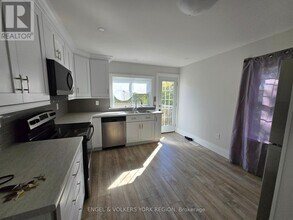 279 Blake St in Barrie, ON - Building Photo - Building Photo