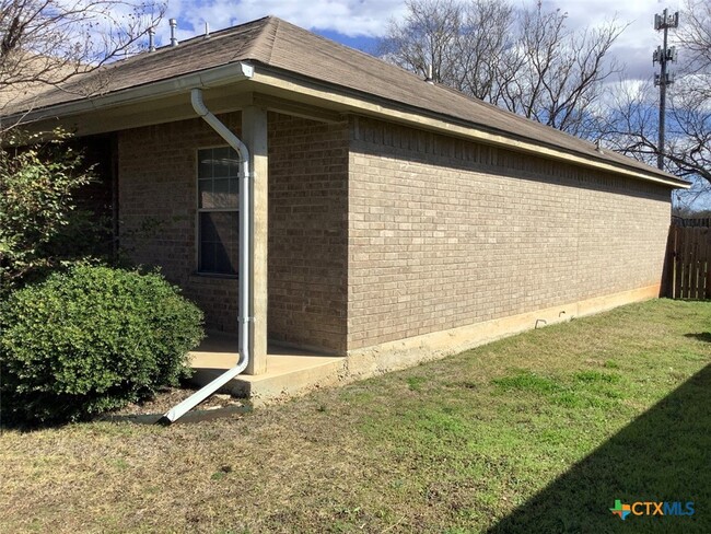 1126 Misty Acres Dr in New Braunfels, TX - Building Photo - Building Photo