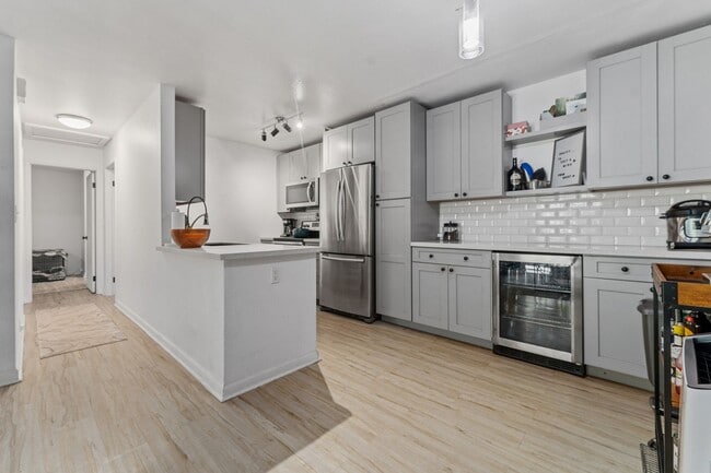 property at 140 Uwapo Rd