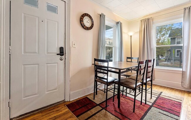 136 Fayette St, Unit A in Ithaca, NY - Foto de edificio - Building Photo