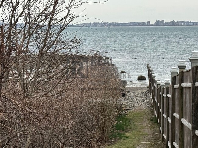 2 Sea View Ave in Nahant, MA - Building Photo - Building Photo