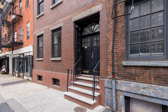 104 Greenwich Ave in New York, NY - Building Photo - Building Photo