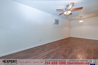 205 W Avenue A in Copperas Cove, TX - Building Photo - Building Photo