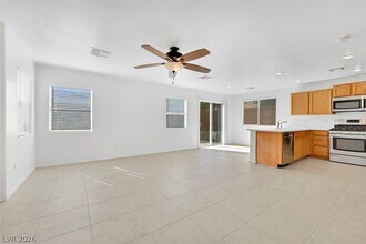 9986 Erie Stream Way in Las Vegas, NV - Building Photo - Building Photo