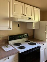 26027 Woodland Way S, Unit B in Kent, WA - Building Photo - Building Photo