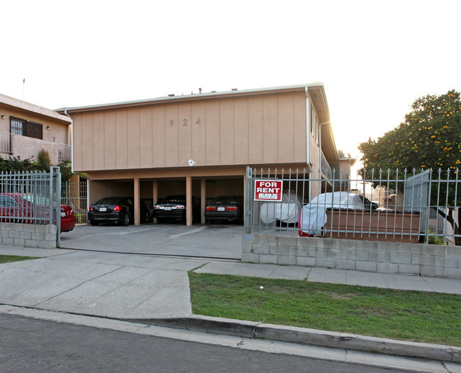 916-924 White Knoll Dr in Los Angeles, CA - Foto de edificio - Building Photo