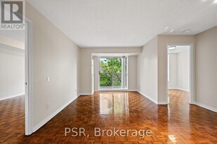 515 Rosewell Ave in Toronto, ON - Building Photo