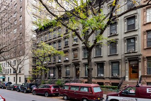 167 W 73rd St in New York, NY - Building Photo