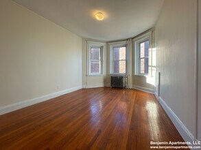 1162 Boylston St, Unit 12 in Boston College, MA - Building Photo - Building Photo
