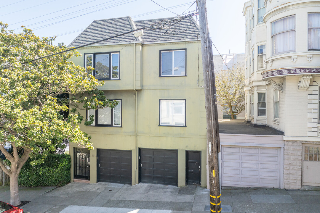 1044 Stanyan St in San Francisco, CA - Building Photo