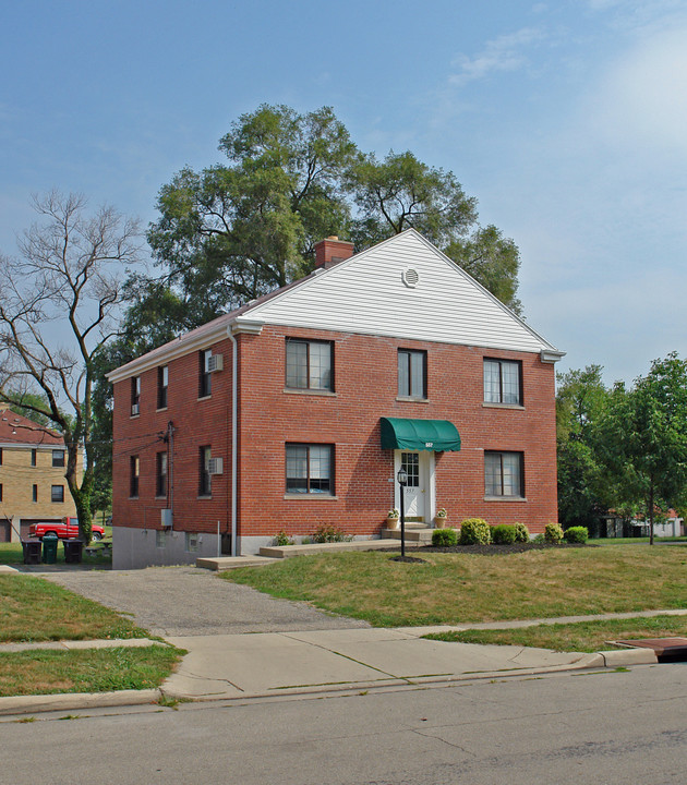 553 Corona Ave in Dayton, OH - Building Photo