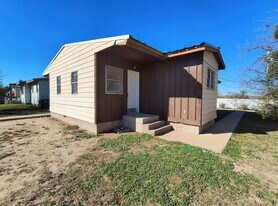 1310 E 26th St in San Angelo, TX - Building Photo