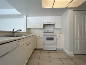 9266 W Atlantic Blvd in Coral Springs, FL - Building Photo - Building Photo