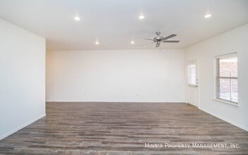 6916 21st. St. in Lubbock, TX - Building Photo - Building Photo