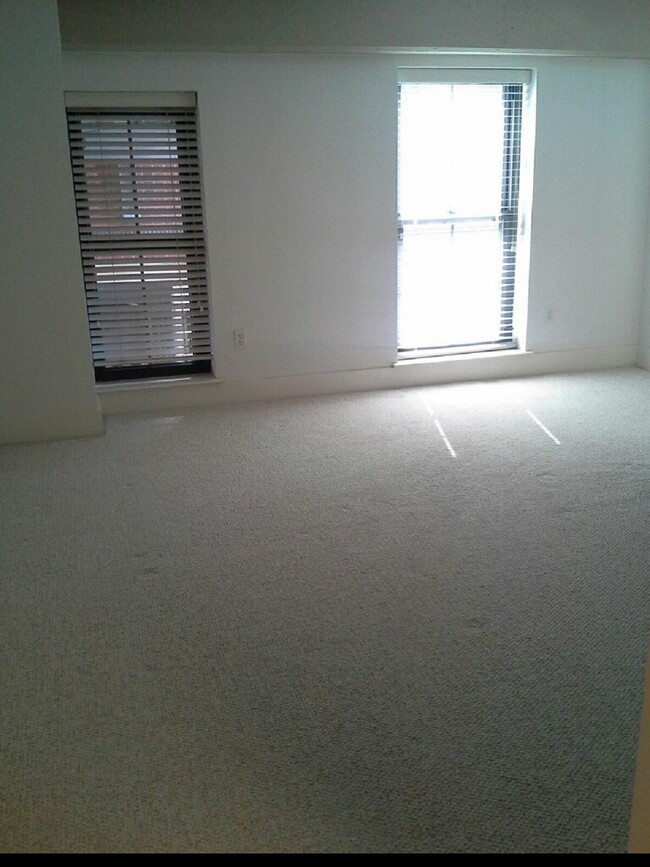 2328 Champlain St NW, Unit 203 in Washington, DC - Building Photo - Building Photo
