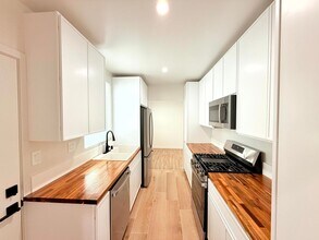 2302-2306 N Frederic St in Burbank, CA - Building Photo - Building Photo