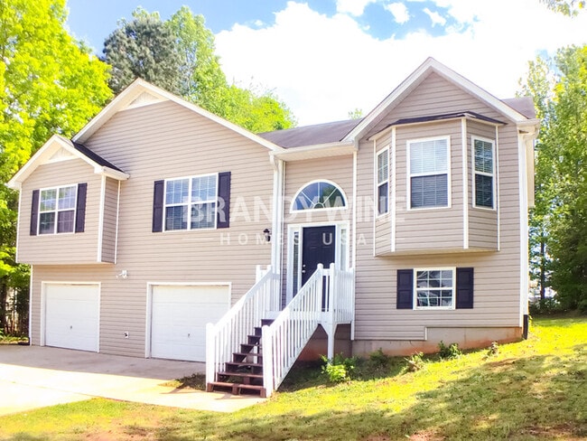 property at 581 Twin Oaks Ln