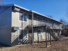 444 NW D St in Grants Pass, OR - Building Photo