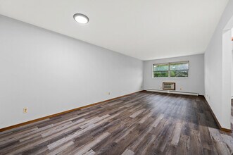 2505 Wesleyan Ave in Rockford, IL - Foto de edificio - Building Photo