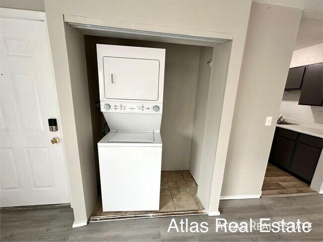 4635 N Carefree Cir-Unit -3 in Colorado Springs, CO - Foto de edificio - Building Photo