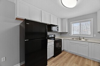 1289 Community Park Dr in Columbus, OH - Building Photo - Building Photo
