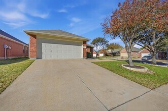 3321 Versante Dr in Bedford, TX - Building Photo - Building Photo