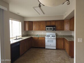 16654 W Culver St in Goodyear, AZ - Foto de edificio - Building Photo