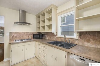 5820 Walnut St in Omaha, NE - Building Photo - Building Photo