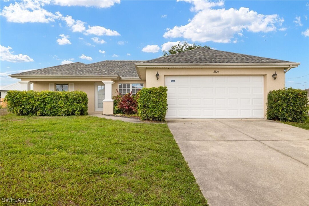 2620 NW 25th St in Cape Coral, FL - Building Photo