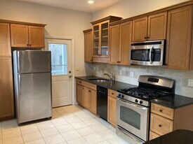 15 Trowbridge St in Cambridge, MA - Building Photo