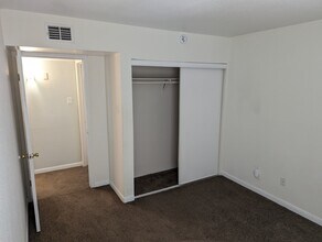 7200 W T C Jester Blvd, Unit 104 in Houston, TX - Foto de edificio - Building Photo