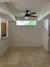 19172 NW 82nd Cir Ct in Hialeah, FL - Building Photo - Building Photo