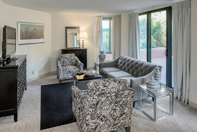 117 Huntington Ave, Unit B9 in Boston, MA - Foto de edificio - Building Photo