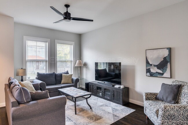 1619 Fairfax Ave in Cincinnati, OH - Building Photo - Building Photo