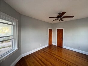 43 Westerly Ave in Providence, RI - Foto de edificio - Building Photo