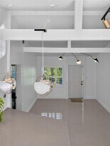525 NE 63rd St in Miami, FL - Building Photo