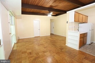 4325 Americana Dr in Annandale, VA - Building Photo - Building Photo
