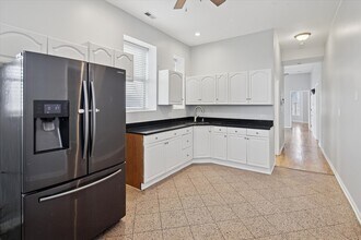 1635 S Christiana Ave in Chicago, IL - Building Photo - Building Photo