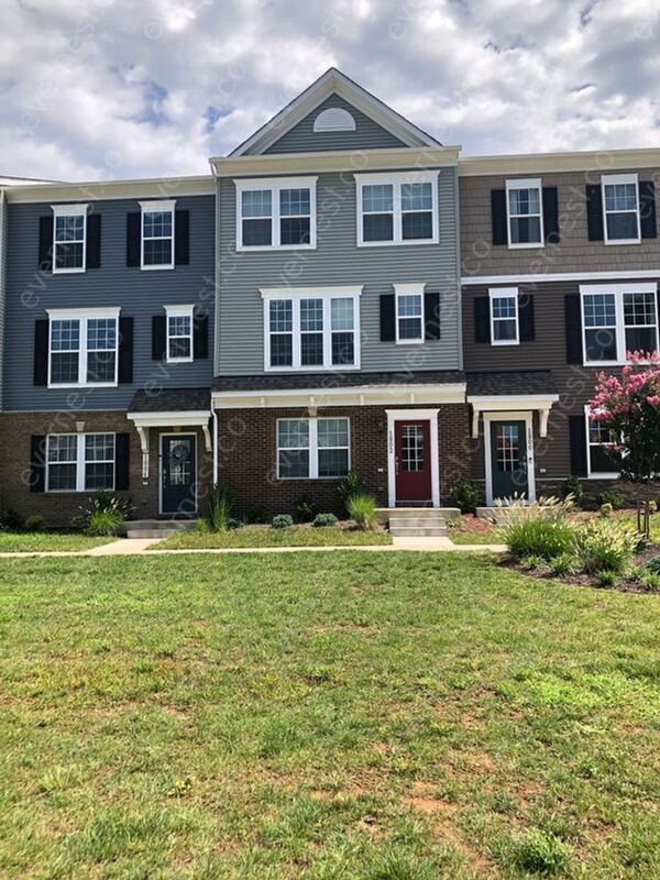 property at 1802 Sag Harbor Ln